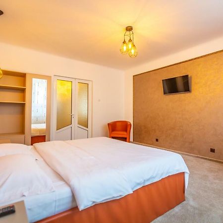 Central Apartment 布拉索夫 外观 照片